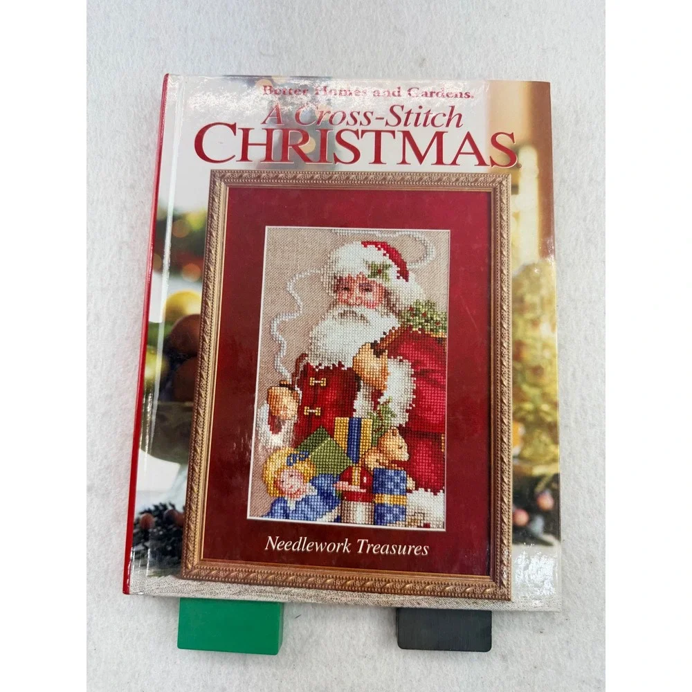 Better Homes and Gardens A Cross-Stitch Christmas Needlework Treasures 2003 Book
